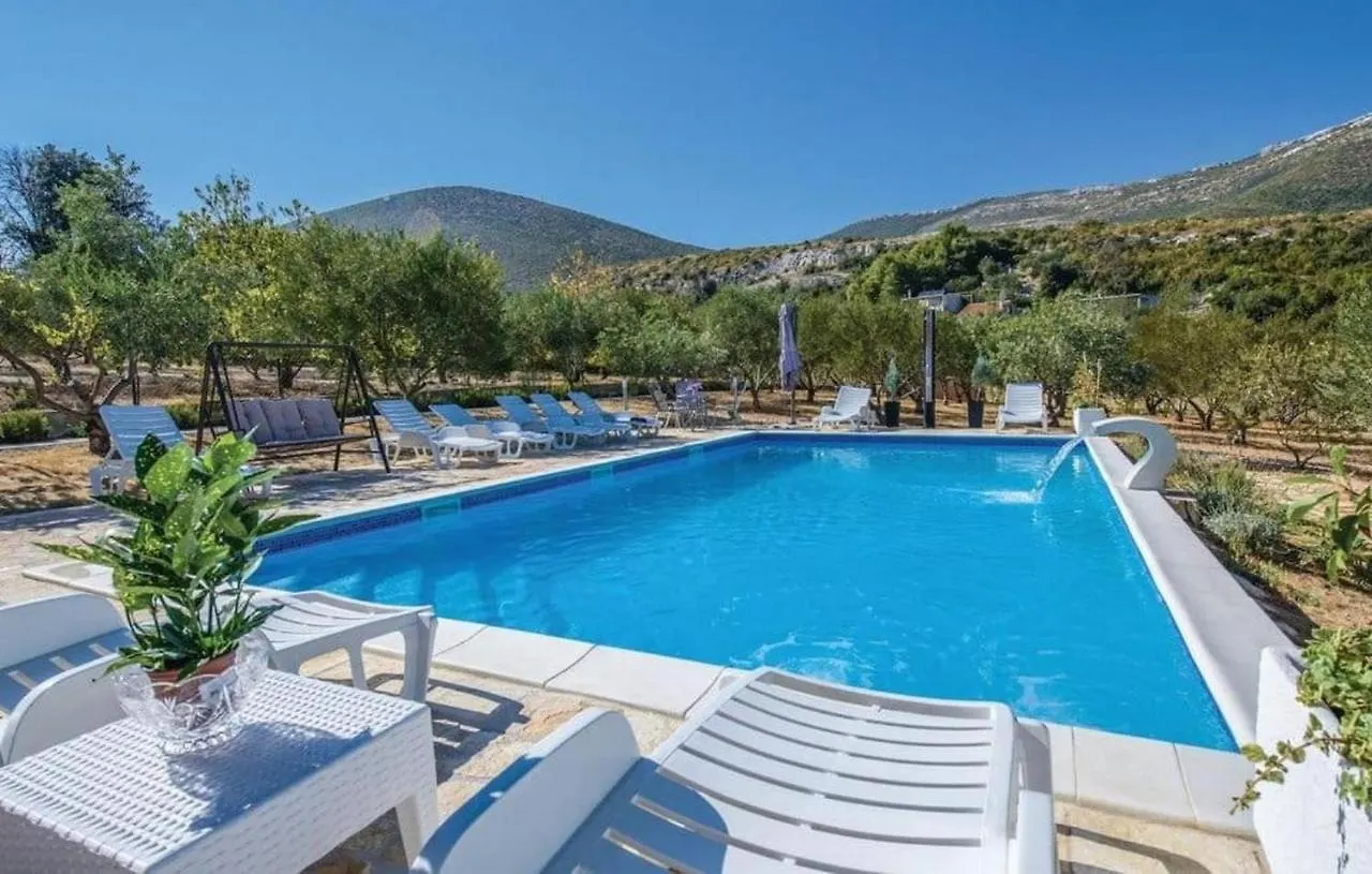 Villa Jelena Kastel Novi 0*,  Croatia